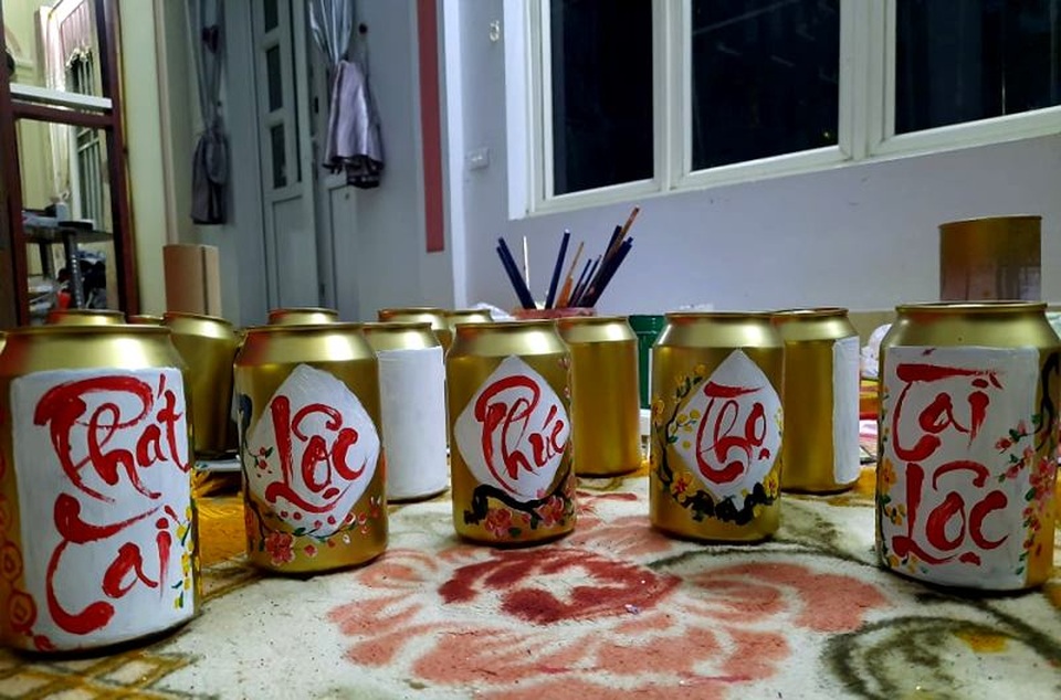 Thầy giáo 8X “gây sốt” bằng vẽ thư pháp trên mâm ngũ quả ngày Tết - 7 Thầy giáo 8X “gây sốt” bằng vẽ thư pháp trên mâm ngũ quả ngày Tết - 7
