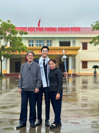Mỹ nam cao 1,88m nổi bật trong đội hình tập luyện diễu hành là ai? - 7 Mỹ nam cao 1,88m nổi bật trong đội hình tập luyện diễu hành là ai? - 7