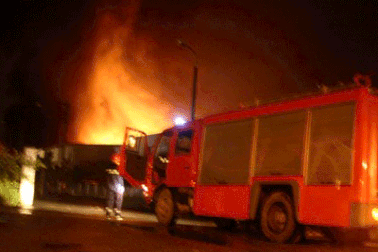 Cháu bé khuyết tật chết ngạt trong đám cháy