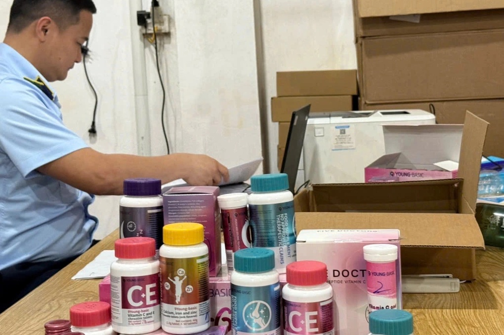 TPHCM khẩn cấp rà soát thuốc, thiết bị y tế, thực phẩm chức năng giả - 1 TPHCM khẩn cấp rà soát thuốc, thiết bị y tế, thực phẩm chức năng giả - 1