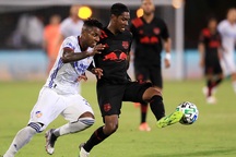 Báo Thái Lan lo sợ đội tuyển Việt Nam nhập tịch cầu thủ