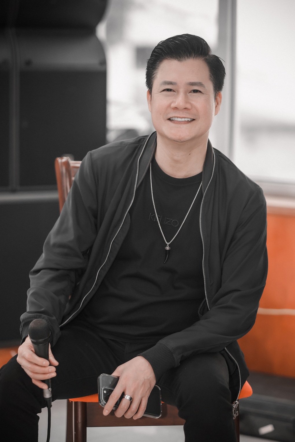 Quang Dũng: Tôi từng rất áp lực khi hát cùng Hồng Nhung - 1 Quang Dũng: Tôi từng rất áp lực khi hát cùng Hồng Nhung - 1