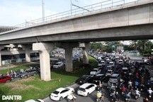 TPHCM cho xe lưu thông qua cầu vượt Nguyễn Hữu Cảnh sau 3 tháng sửa chữa