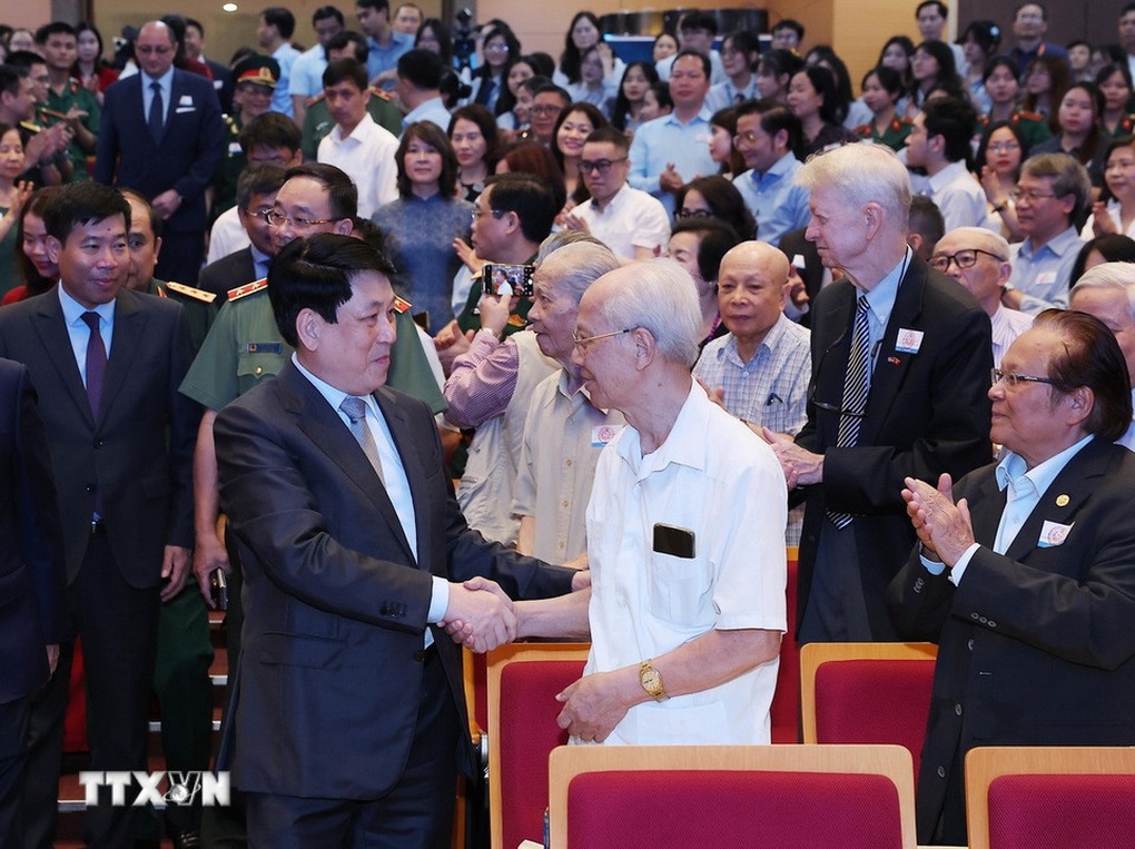 Câu chuyện Việt Nam vẫn vẹn nguyên, tỏa sáng những giá trị cao đẹp - 2 Câu chuyện Việt Nam vẫn vẹn nguyên, tỏa sáng những giá trị cao đẹp - 2