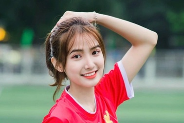 Ngẩn ngơ trước vẻ đẹp thuần khiết của cô giáo mầm non tương lai