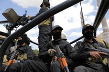 Houthi phóng tên lửa tấn công tàu Anh