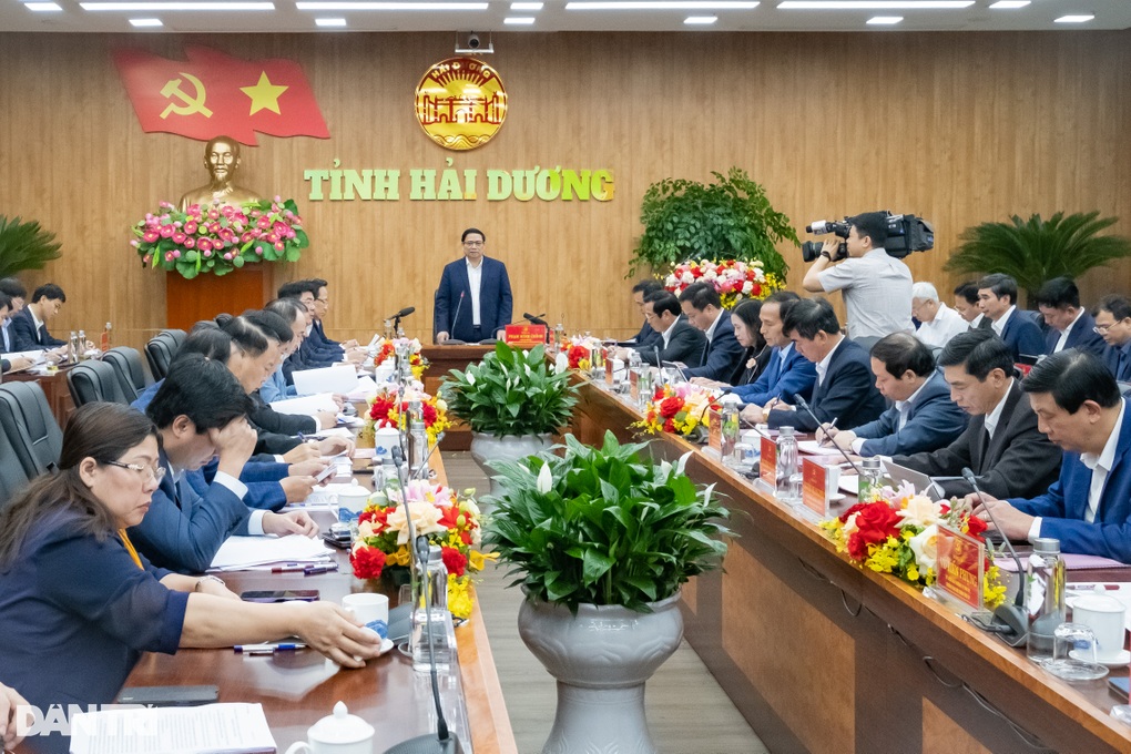 Thủ tướng: Quan tâm bảo đảm an sinh, thu hút nhân lực chất lượng cao - 1 Thủ tướng: Quan tâm bảo đảm an sinh, thu hút nhân lực chất lượng cao - 1