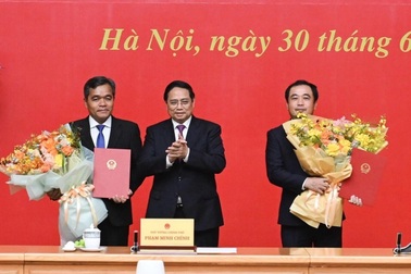 2 Ủy viên Trung ương làm Phó Tổng TTCP và Thứ trưởng Bộ Dân tộc và Tôn giáo