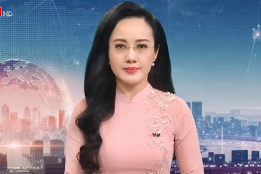 BTV Hoài Anh được fan tặng thơ và sự cố thót tim khi dẫn sóng trực tiếp