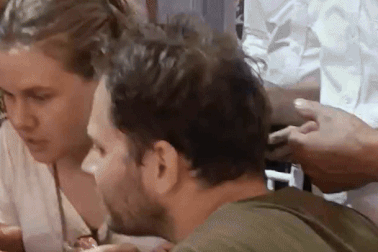 Khách Tây lạc đường được mời luôn vào đám cưới ở Ninh Bình ăn uống no say