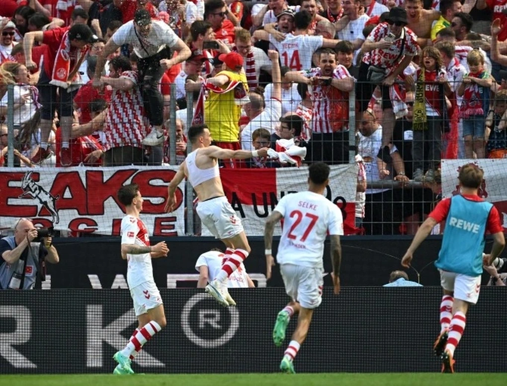 Dortmund hòa cay đắng, Bayern Munich vô địch Bundesliga - 5 Dortmund hòa cay đắng, Bayern Munich vô địch Bundesliga - 5