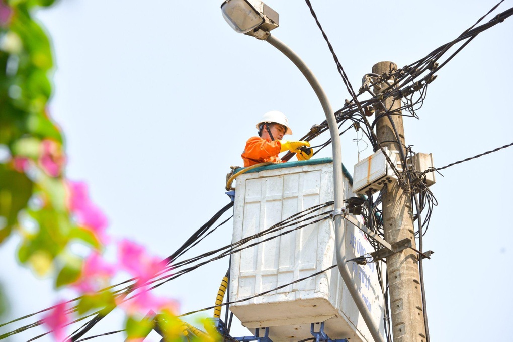 EVNCPC bảo đảm cung ứng điện cuối năm 2023 và năm 2024 - 1 EVNCPC bảo đảm cung ứng điện cuối năm 2023 và năm 2024 - 1