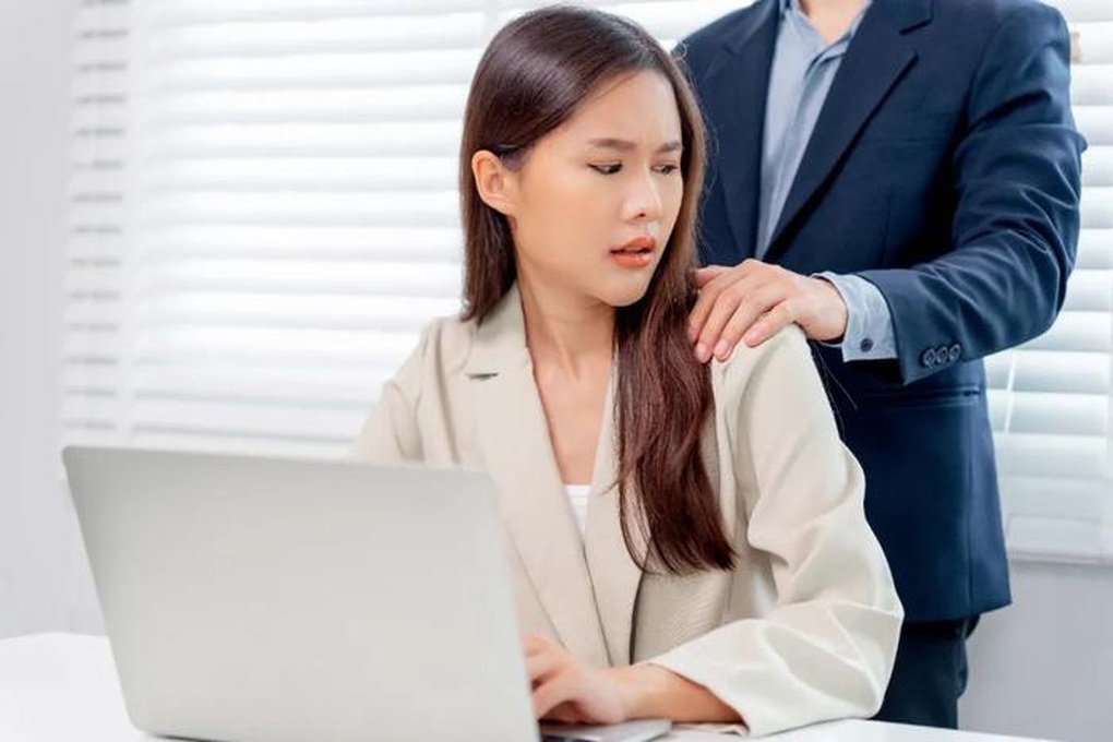 Bị quấy rối tình dục vì xinh đẹp, cô gái ở TPHCM chỉ chiêu đối phó - 2 Bị quấy rối tình dục vì xinh đẹp, cô gái ở TPHCM chỉ chiêu đối phó - 2