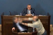 Nghị sĩ Gruzia lao vào ẩu đả giữa quốc hội