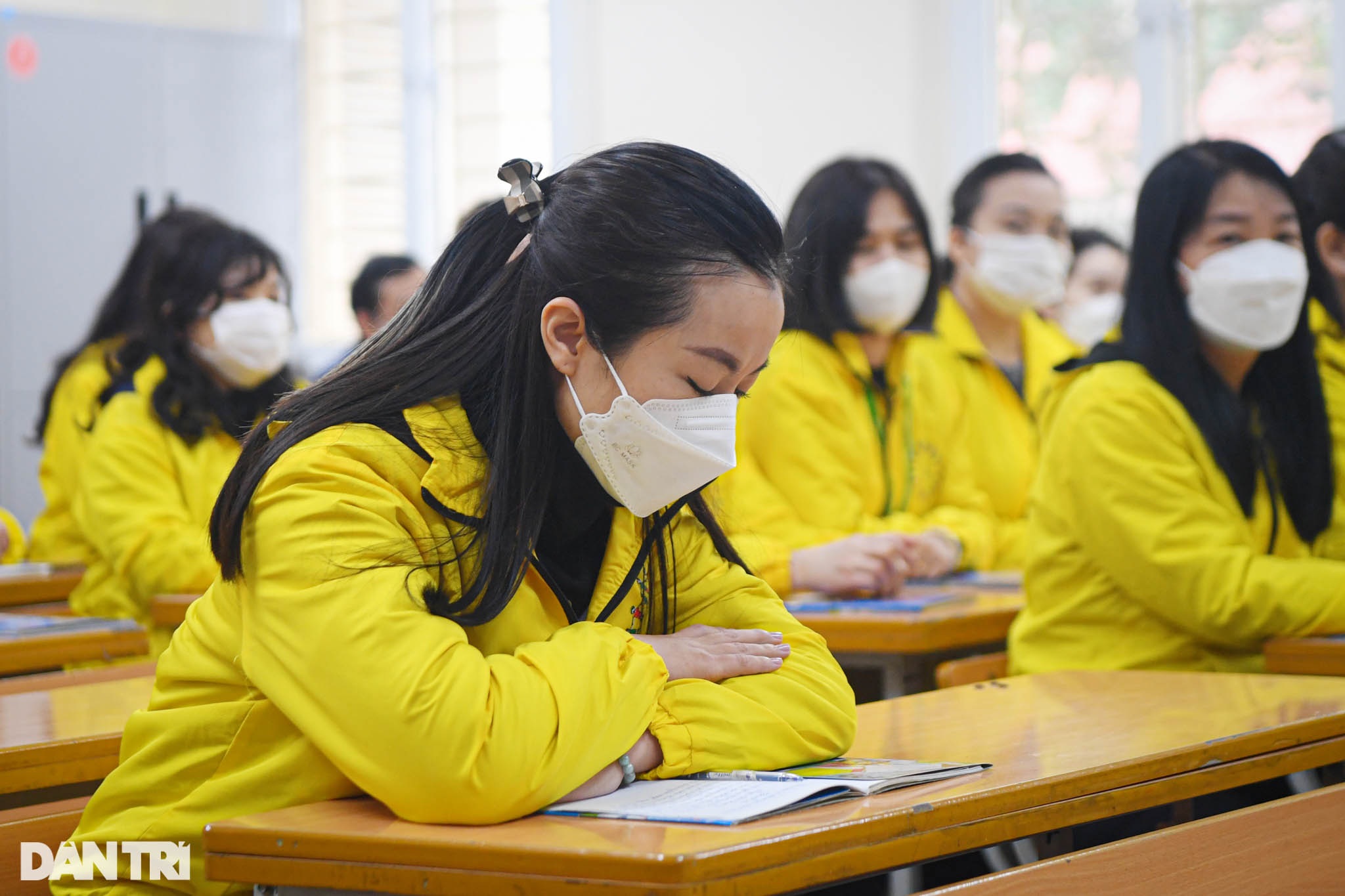 Giáo viên ở Hà Nội vào vai học sinh diễn tập đón trẻ lớp 1-6 trở lại trường - 6 Giáo viên ở Hà Nội vào vai học sinh diễn tập đón trẻ lớp 1-6 trở lại trường - 6