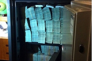 Cận cảnh kho tiền tỉ khi bắt giữ sàn vàng Khải Thái 