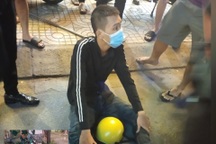 Thiếu nữ 20 tuổi lao xe "hạ gục" 2 tên cướp