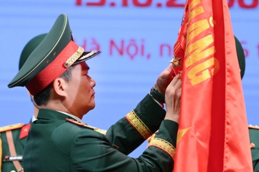 Viettel Telecom đón nhận Huân chương Lao động hạng Nhất