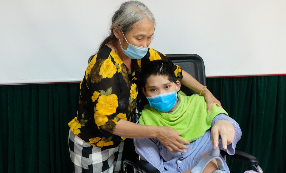 Bạn đọc giúp đỡ hơn 85 triệu đồng tới người mẹ kiệt sức tìm sự sống cho con - 2 Bạn đọc giúp đỡ hơn 85 triệu đồng tới người mẹ kiệt sức tìm sự sống cho con - 2