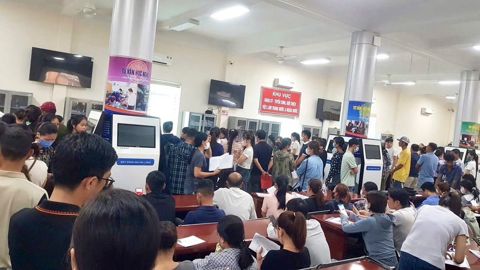 Trục lợi quỹ bảo hiểm thất nghiệp - Mối đe dọa với tính bền vững của chính sách an sinh - 3 Trục lợi quỹ bảo hiểm thất nghiệp - Mối đe dọa với tính bền vững của chính sách an sinh - 3