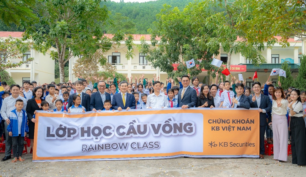 Chứng khoán KB khánh thành Lớp học cầu vồng tại Hòa Bình - 4 Chứng khoán KB khánh thành Lớp học cầu vồng tại Hòa Bình - 4