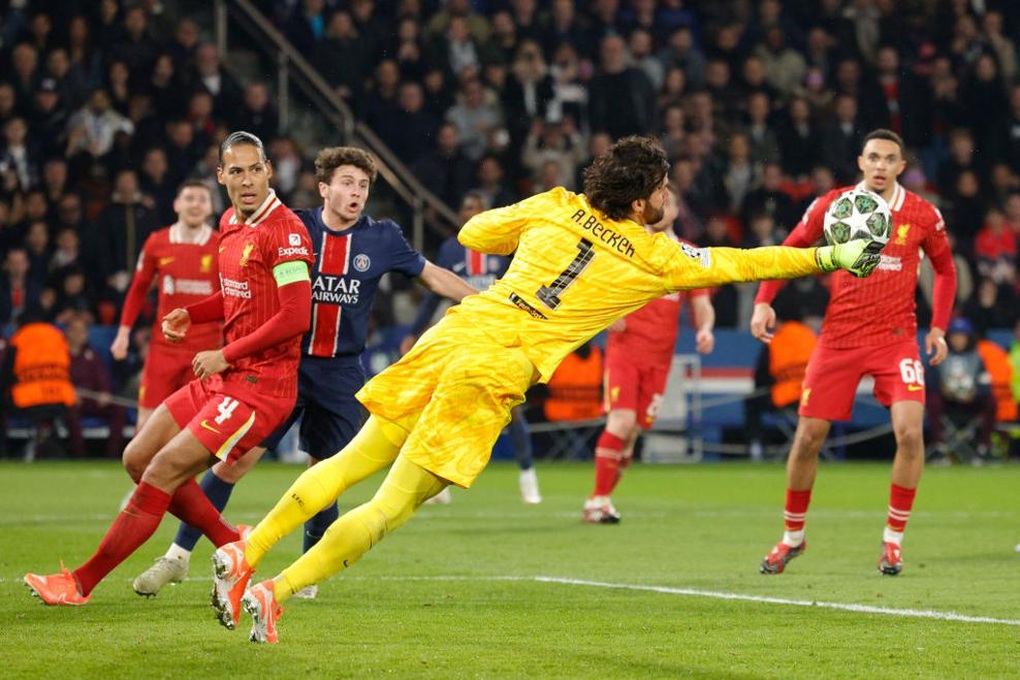 Liverpool quật ngã PSG nhờ cú sút trúng đích duy nhất - 2 Liverpool quật ngã PSG nhờ cú sút trúng đích duy nhất - 2