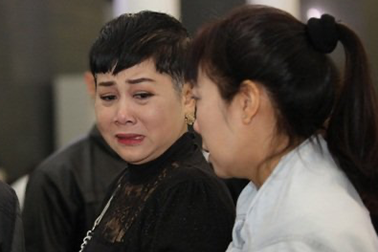 Minh Hằng đau đớn: "Chồng mất chưa đầy 49 ngày, lại chịu nỗi đau mất cha"