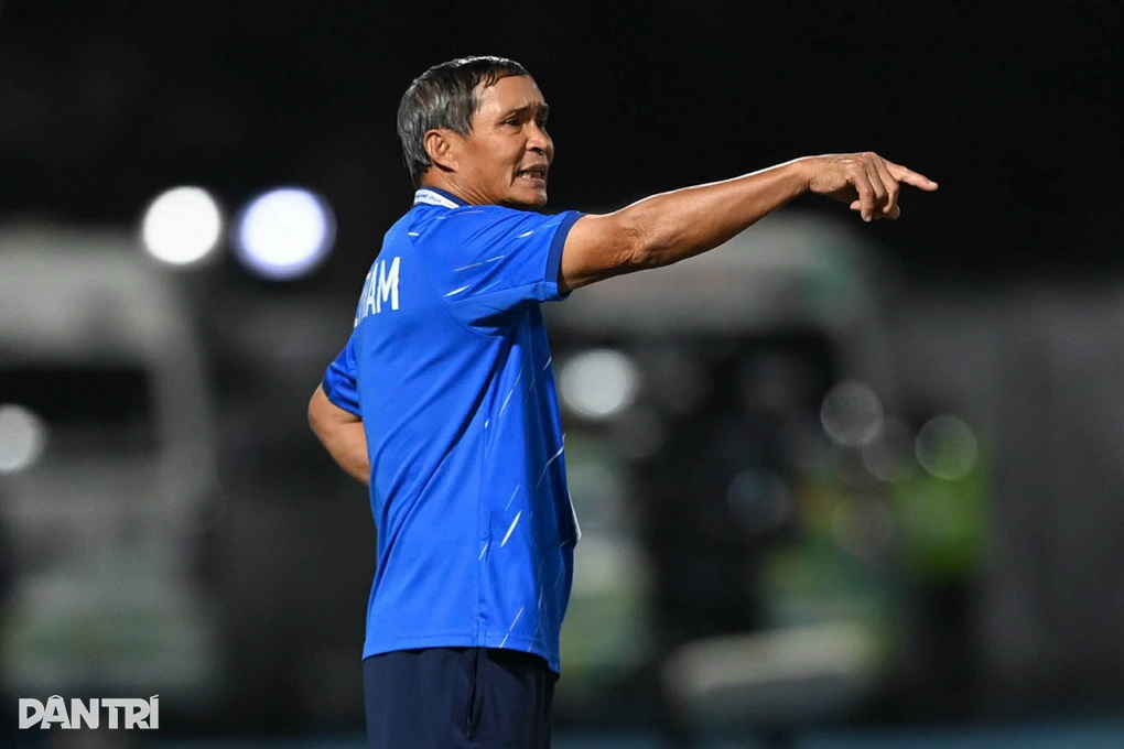 Vietnams damlag klarade sig undan efter förlusten mot Filippinerna vid SEA Games - 2 Đội tuyển nữ Việt Nam từng thoát hiểm sau khi thua Philippines ở SEA Games - 2