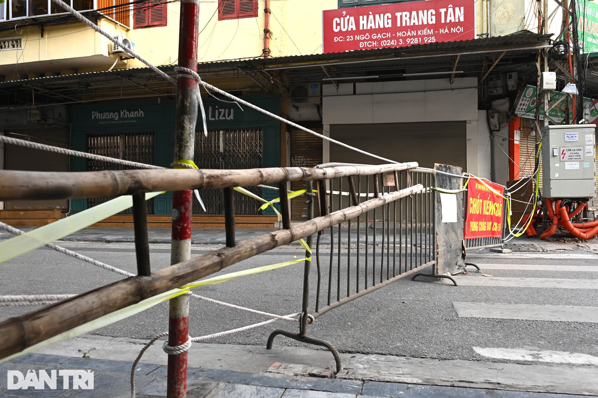 Ma trận rào chắn khắp phố cổ, người dân chóng mặt tìm lối đi - 3 Ma trận rào chắn khắp phố cổ, người dân chóng mặt tìm lối đi - 3
