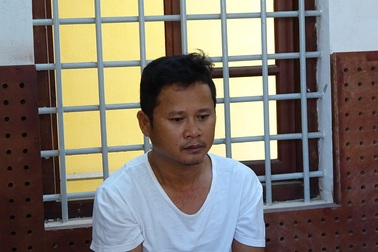 Nhậu say lái xe còn đánh cảnh sát giao thông