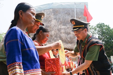 Bộ Công an hỗ trợ tỉnh Kon Tum 84 tỷ đồng để xóa nhà tạm