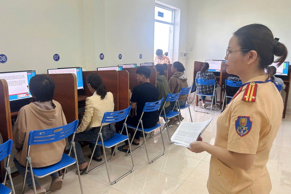Hỗ trợ người dân vùng sâu, vùng xa học, thi lấy giấy phép lái xe mô tô - 1 Hỗ trợ người dân vùng sâu, vùng xa học, thi lấy giấy phép lái xe mô tô - 1