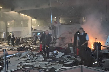 Thế giới 360 độ tuần qua: "Trái tim châu Âu" bị tấn công khủng bố đẫm máu