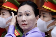 Bộ trang sức kim cương của bà Trương Mỹ Lan được định giá gần 25 tỷ đồng