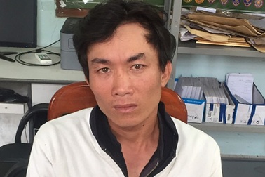 Trộm 2 cọc tiền rồi gọi điện tự thú với khổ chủ