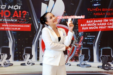 Diễn viên Nghinh Lộc khuyên các bạn trẻ “Hãy là chính mình và máu lửa”