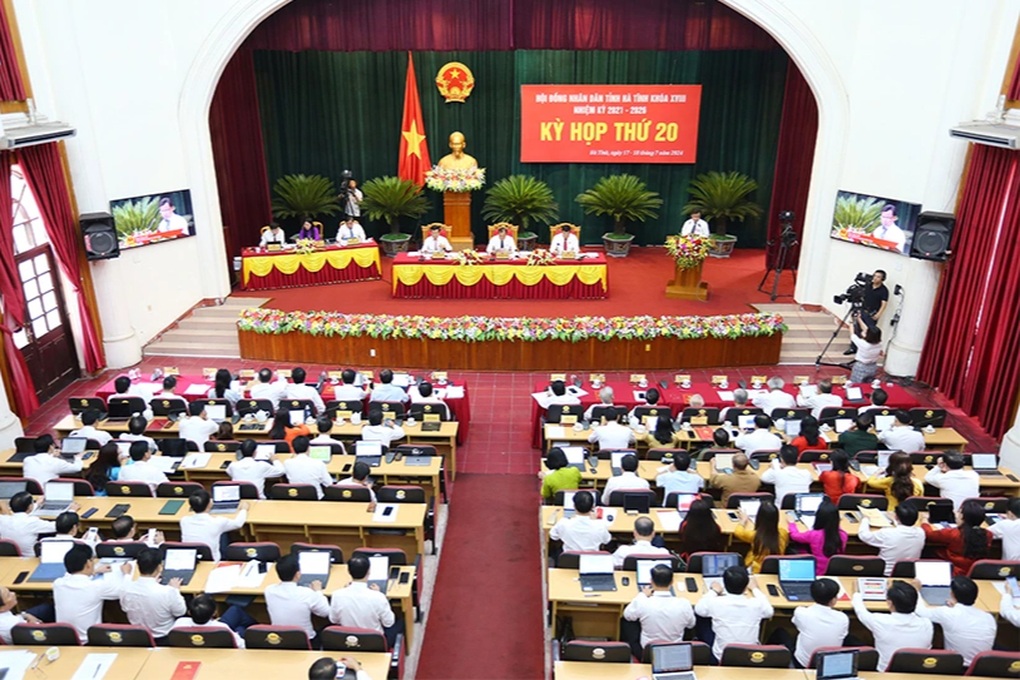 Trụ sở bỏ hoang, để bò vào thì được, cho thuê lại vi phạm - 1 Trụ sở bỏ hoang, để bò vào thì được, cho thuê lại vi phạm - 1