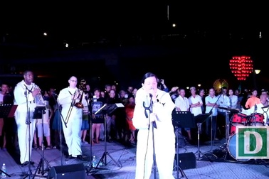 Ban nhạc Hạm đội 7 Hải quân Hoa Kỳ biểu diễn ở công viên bờ đông cầu Rồng - Đà Nẵng