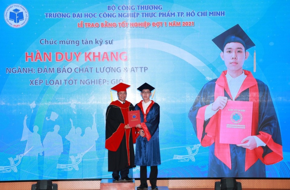 Thủ khoa đại học: Bằng cấp chỉ là nền tảng ban đầu - 1 Thủ khoa đại học: Bằng cấp chỉ là nền tảng ban đầu - 1