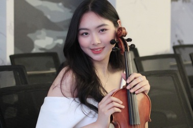 Nữ sinh Học viện Ngoại giao thành thạo tiếng Anh nhờ đam mê đàn violin