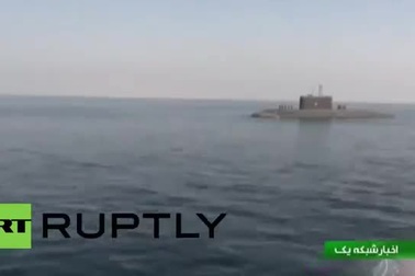Iran khoe tàu ngầm trong tập trận hải quân