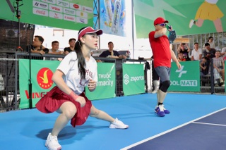 Phương Oanh - Shark Bình đấu "máu lửa", gây sốt ở giải pickleball Dân trí - 6