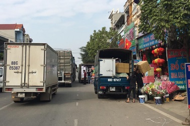 Tay buôn Thổ Tang kéo cả làng lên núi mở chợ: Đại gia bái phục