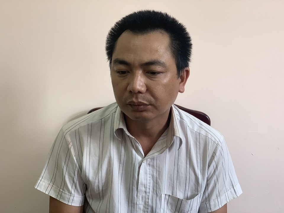 Bắt khẩn cấp hai đối tượng ném pháo nổ vào nhà dân để đòi nợ - 1 Bắt khẩn cấp hai đối tượng ném pháo nổ vào nhà dân để đòi nợ - 1