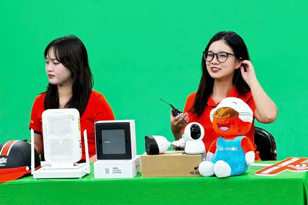 Cô gái làm nghề livestream kể góc khuất: Không hào nhoáng như trên mạng