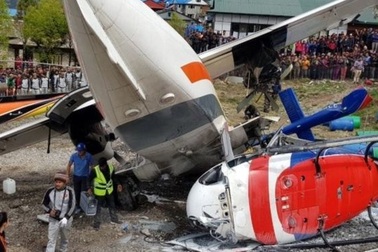 Máy bay đâm phải trực thăng tại “sân bay nguy hiểm nhất thế giới” gần đỉnh Everest