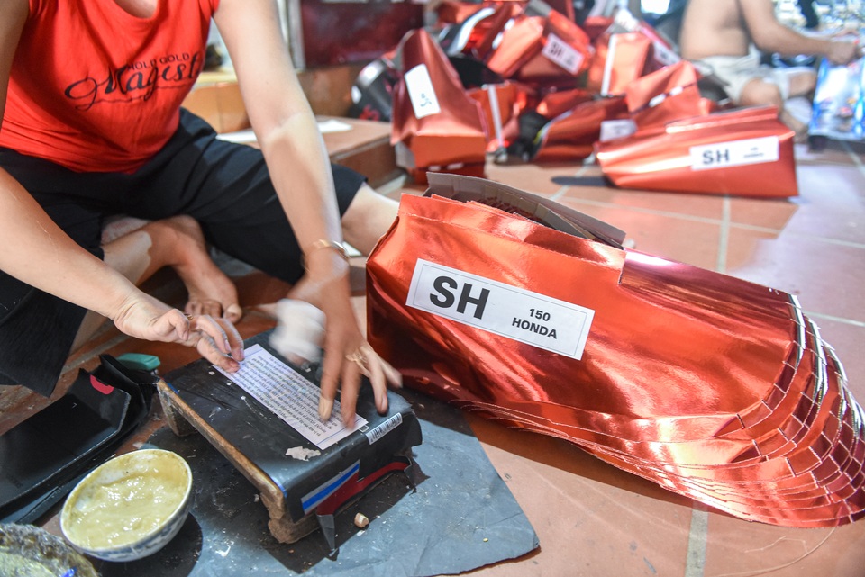 Đột nhập xưởng sản xuất hàng ngàn xe SH vàng mã - 6 Đột nhập xưởng sản xuất hàng ngàn xe SH vàng mã - 6