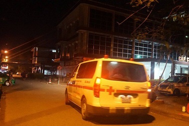 Bị bỏ quên trên xe đưa đón suốt 7 tiếng, bé trai 3 tuổi phải nhập viện cấp cứu