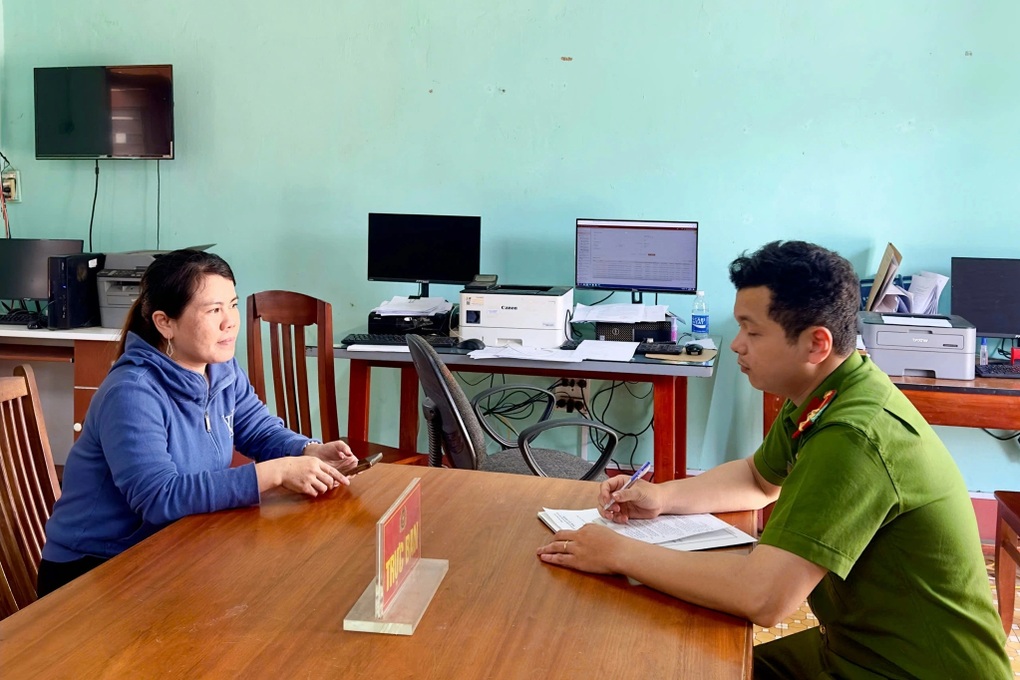 Nữ thợ may trả lại 300 triệu đồng cho người chuyển khoản nhầm - 1 Nữ thợ may trả lại 300 triệu đồng cho người chuyển khoản nhầm - 1