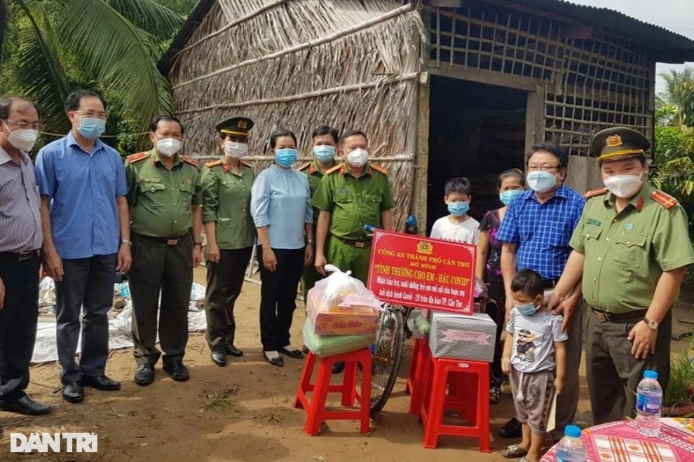 Hai em nhỏ mồ côi cha do Covid-19 được bạn đọc giúp đỡ hơn 120 triệu đồng - 3 Hai em nhỏ mồ côi cha do Covid-19 được bạn đọc giúp đỡ hơn 120 triệu đồng - 3